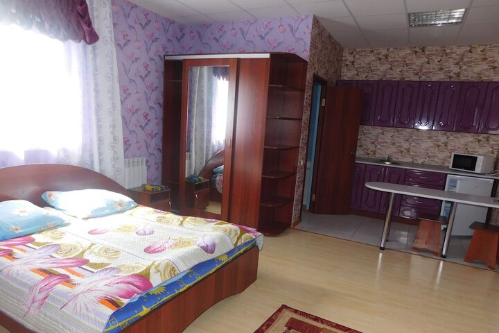 Room 9 of 12