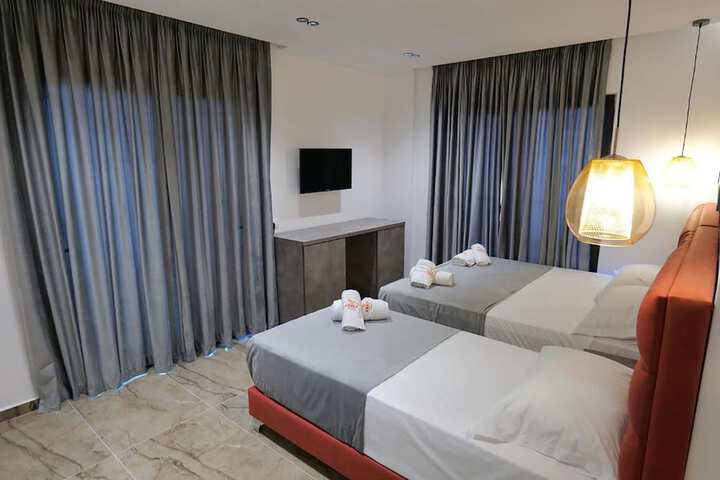 Room 53 of 137