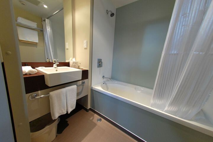 Room 5 of 49