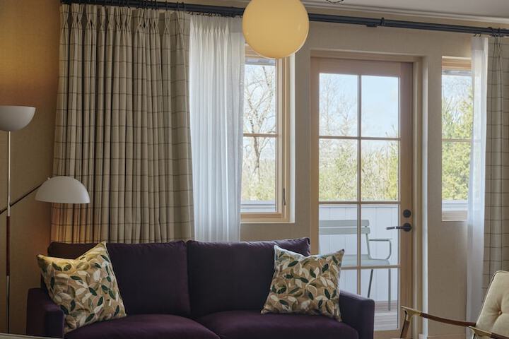 Room 4 of 74