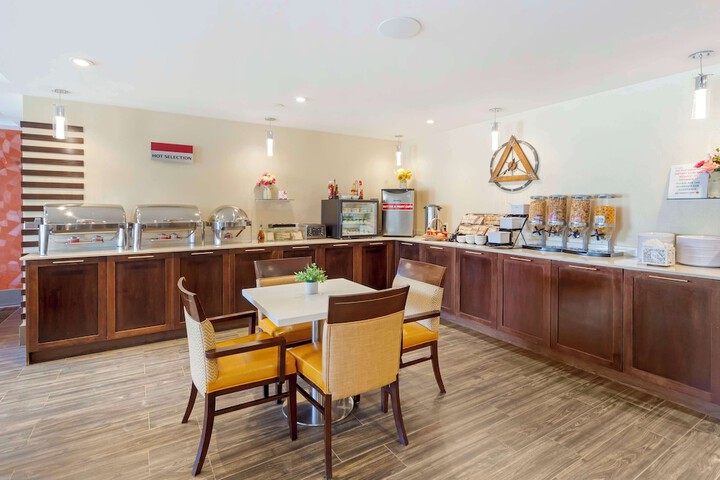 Breakfast area