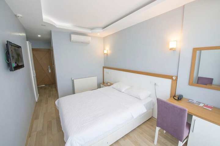 Room 11 of 21