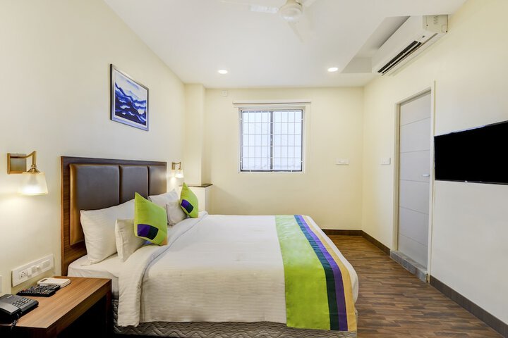 Room 16 of 40