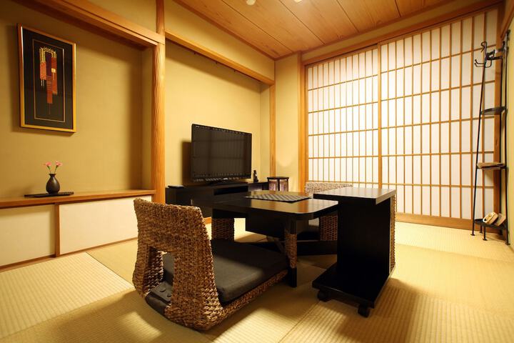 Room 11 of 43
