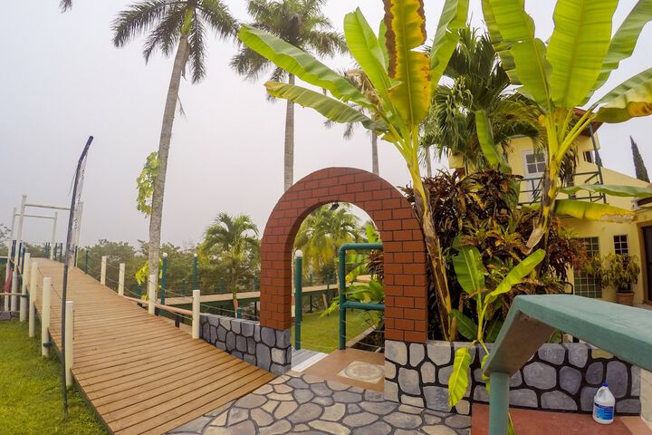 Hotel Exterior 221 of 258