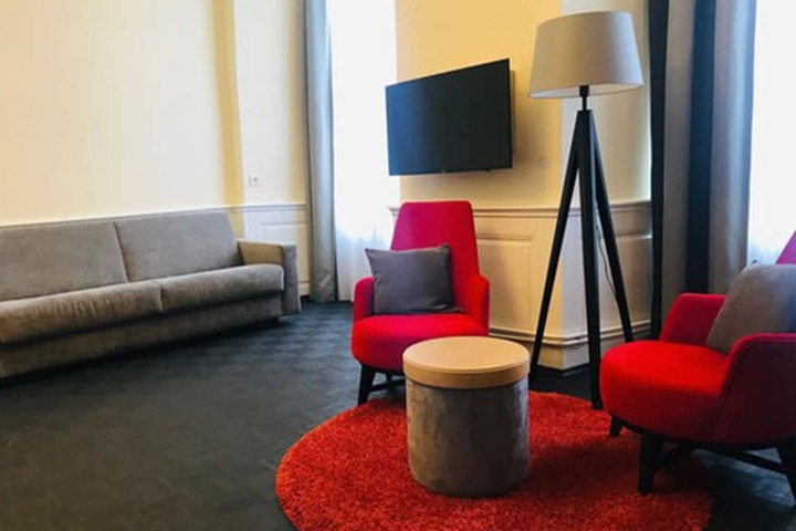 Room 12 of 30