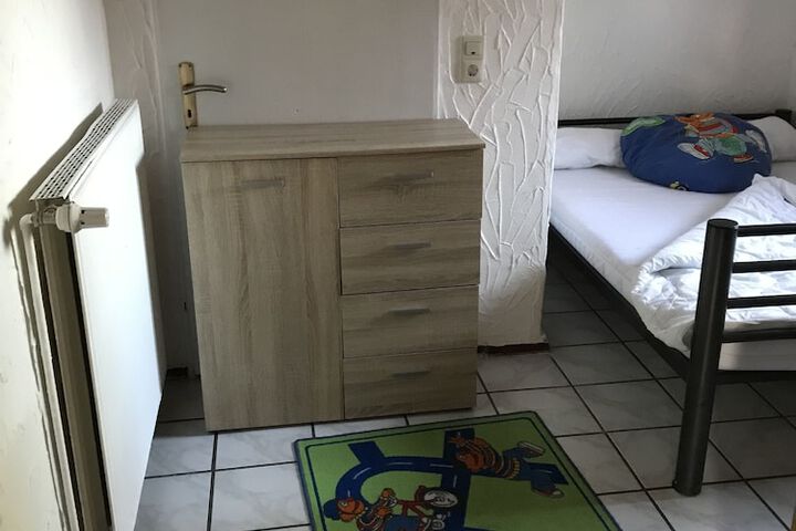 Room 42 of 117