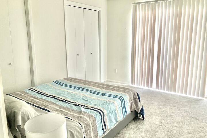 Room 8 of 34