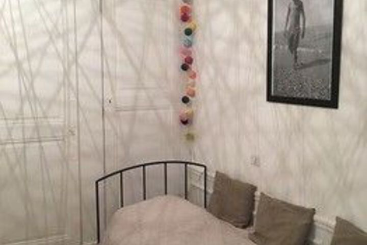 Room 6 of 16