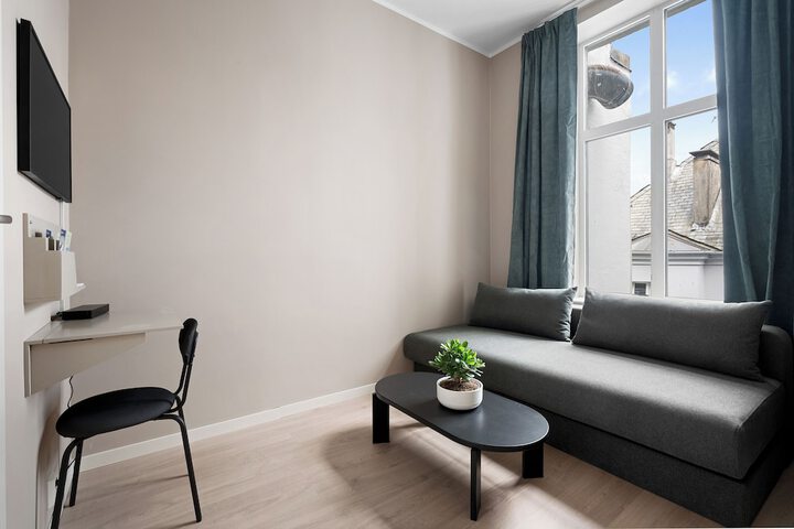 Room 20 of 154