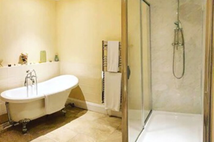 Room 2 of 25