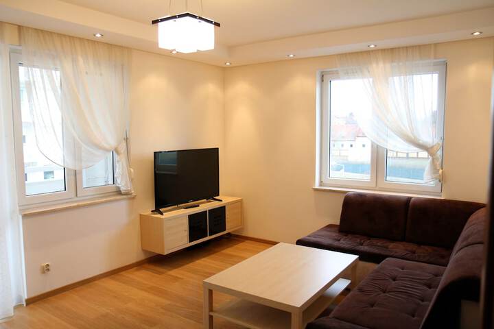 Room 13 of 28