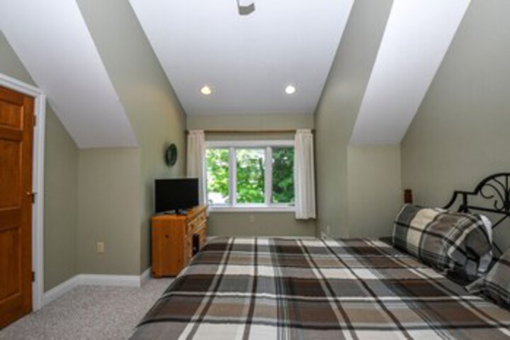 Room 42 of 49