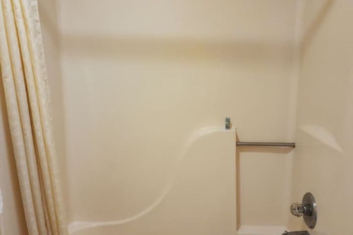 Basic Double Room (3 of 5)