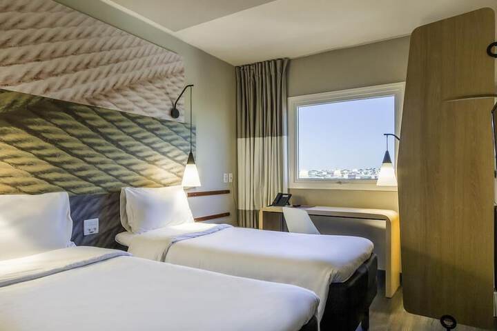 Room 3 of 33