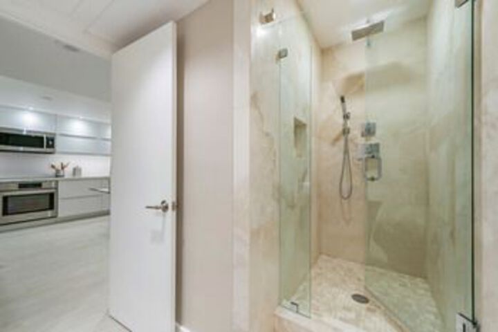 Room 6 of 23