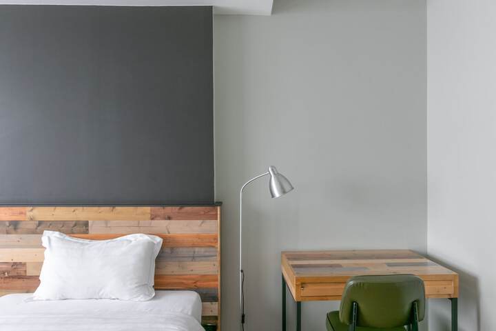 Room 19 of 60