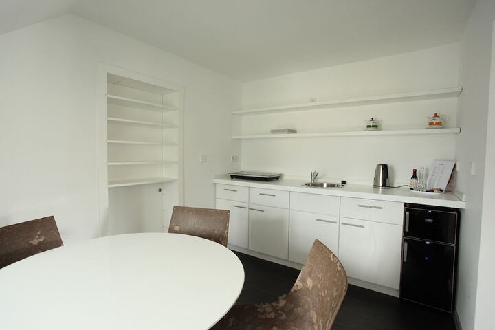 Room 17 of 35