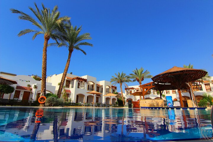 Hotel Pool