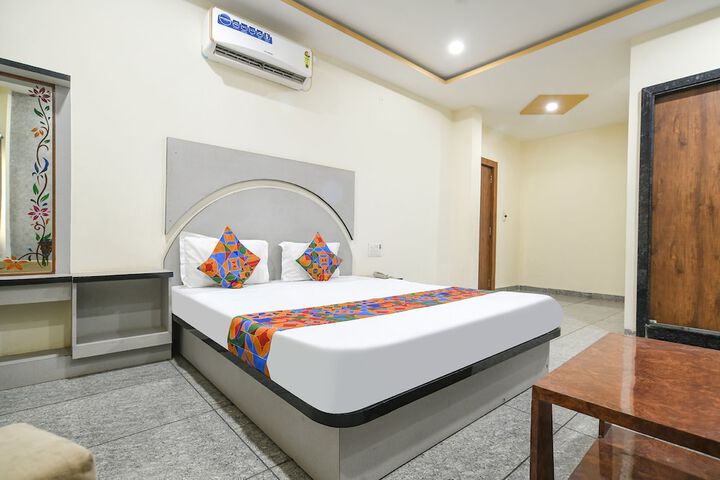 Room 13 of 29