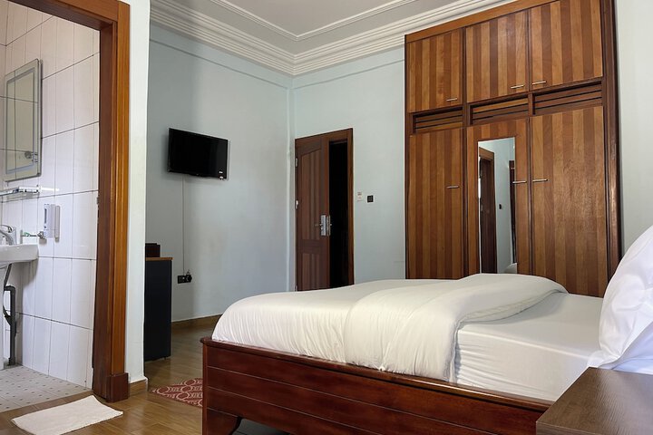 Room 26 of 124
