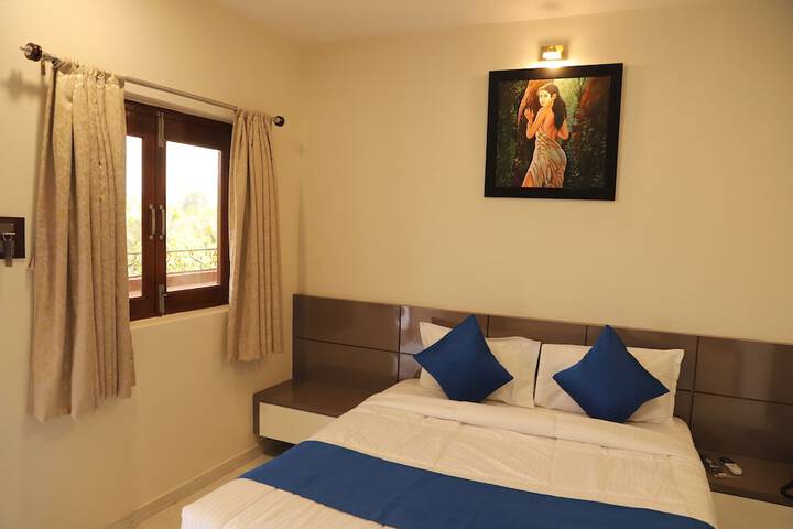 Room 5 of 33