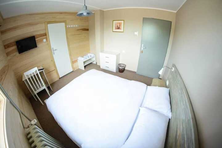Room 9 of 20