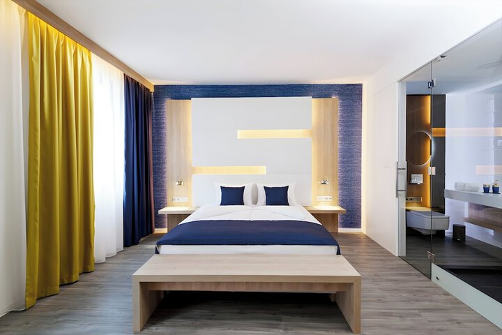 Room 5 of 25