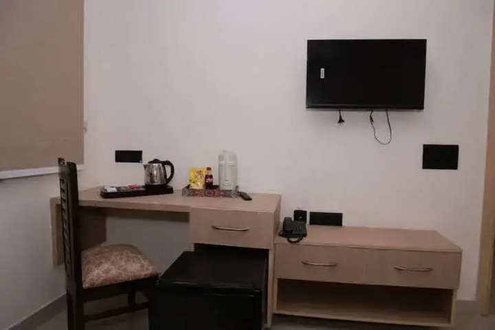 Room 2 of 12