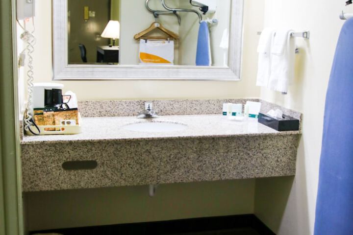 Bathroom sink