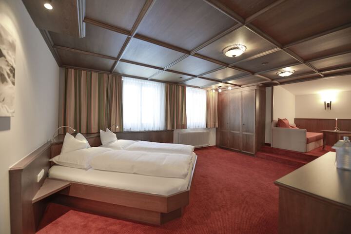 Room 8 of 44