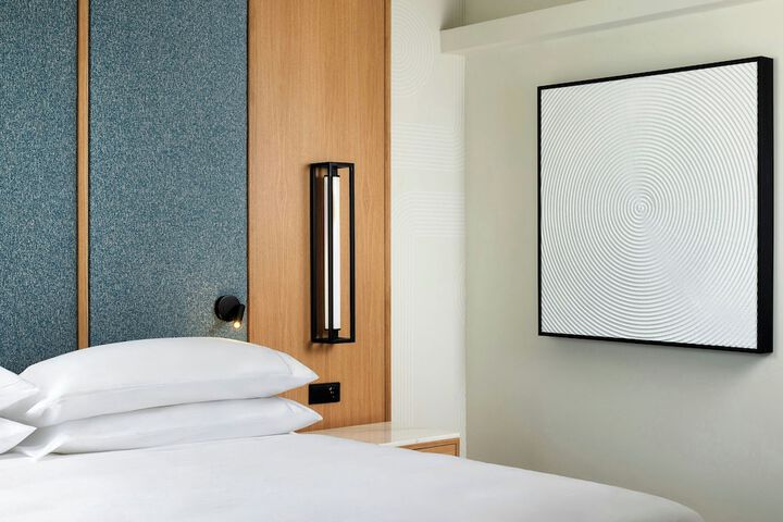 Room 10 of 97