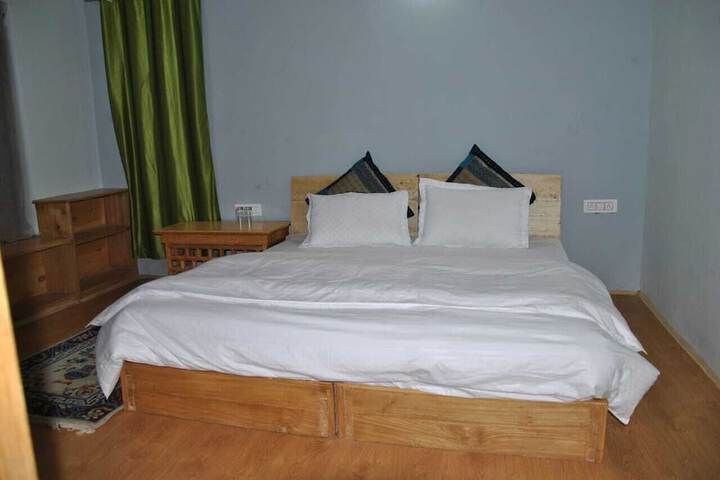 Room 3 of 26