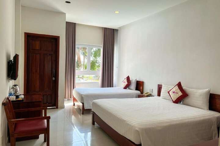 Room 5 of 42