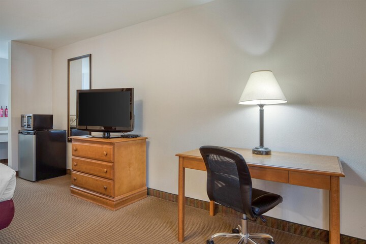 Room 11 of 35
