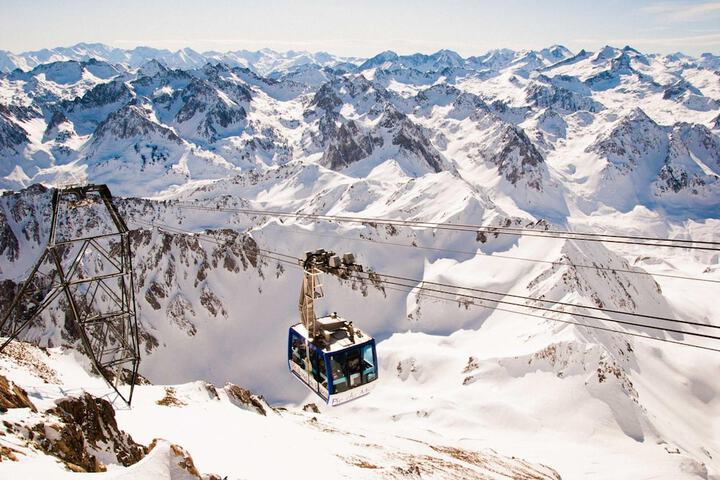 Snow and ski sports
