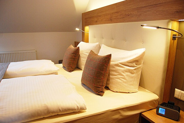 Room 5 of 50