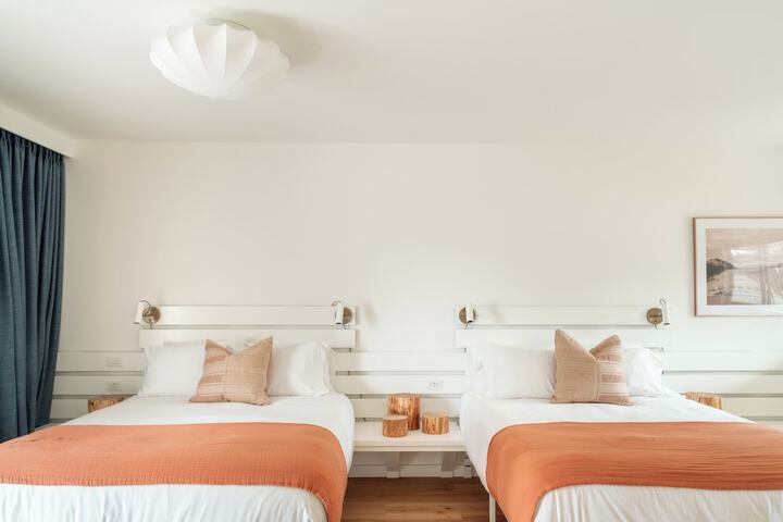 Room 9 of 25