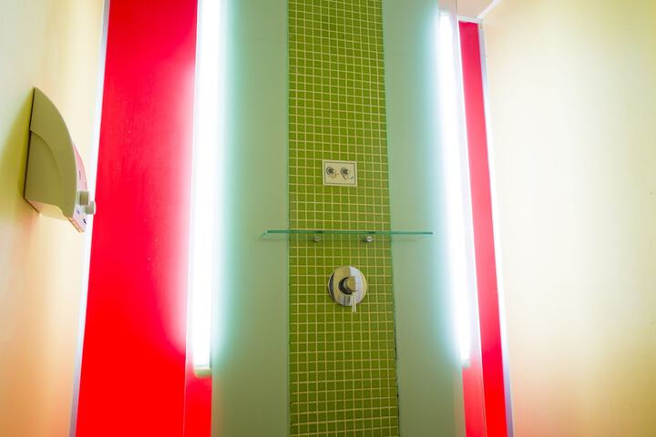 Room 108 of 194