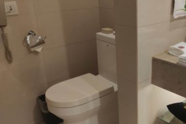 Room 16 of 20