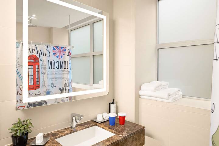 Room 70 of 112