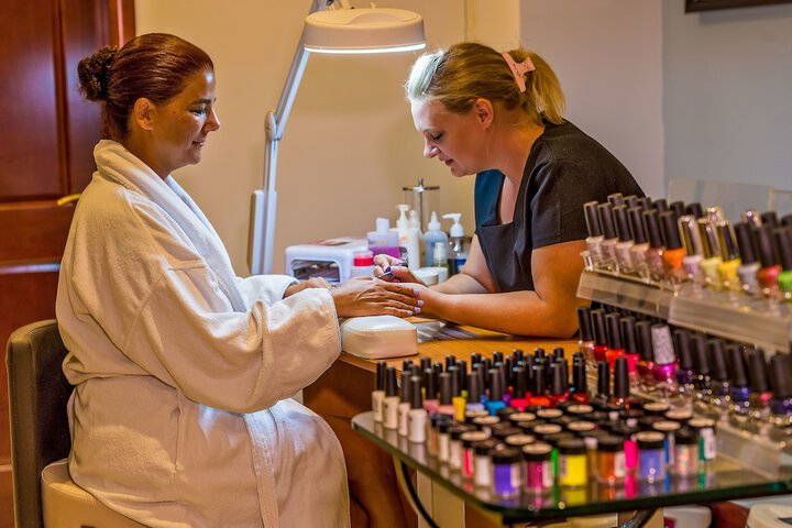 Nail salon