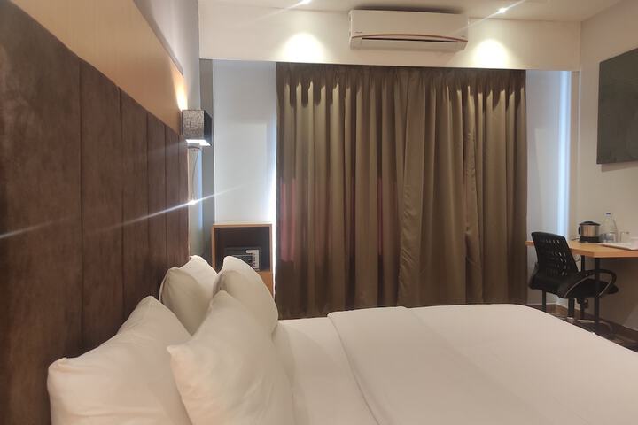 Room 16 of 66