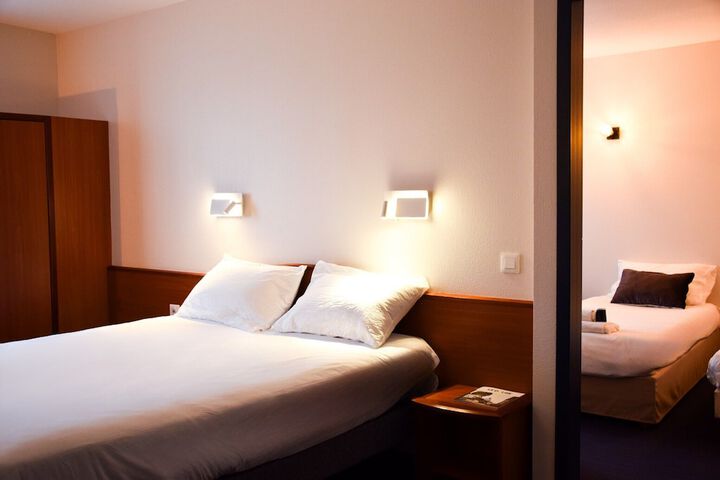 Room 15 of 60