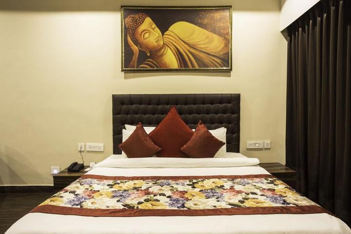 MILESTONE HOTEL AND BANQUETS