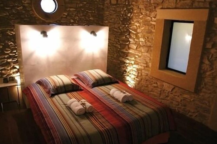 Room 4 of 37