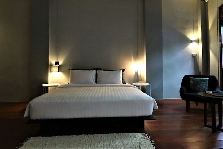 Room 6 of 39