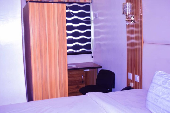 Room 4 of 26