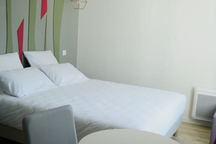 Room 2 of 44