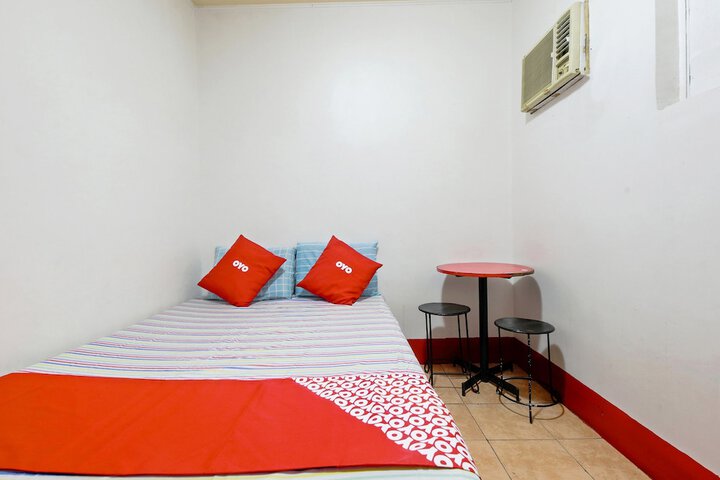 Room 8 of 16